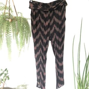 Free People aztec print pants w/ ankle zip